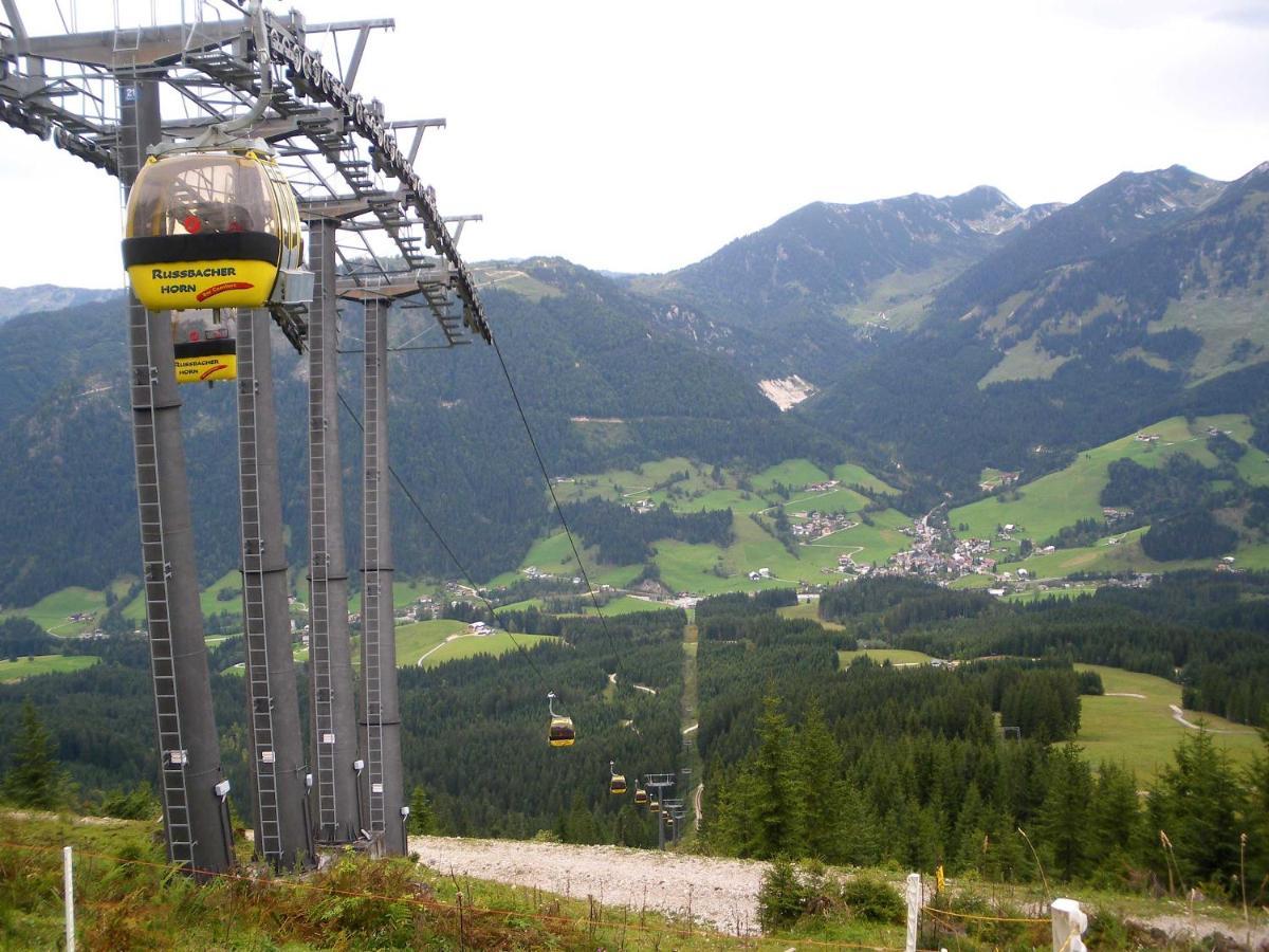 Hotel Kronenhirsch Russbach am Pass Gschütt Exterior foto